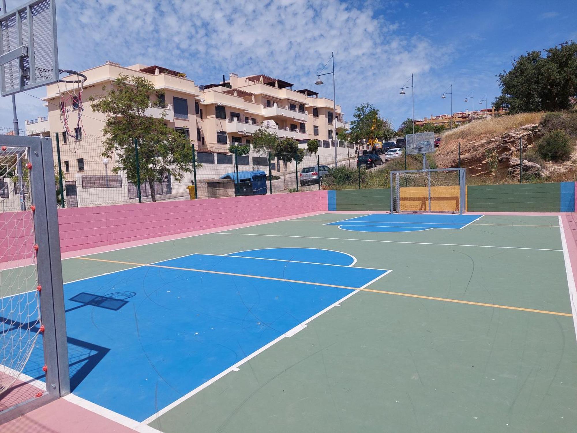 Bajo Con Jardin En Primera Linea De Playa Apartman Málaga Kültér fotó